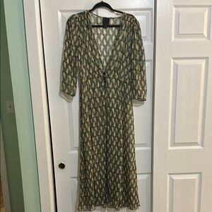 Elegant Geometric Heart Patterned Cover-up